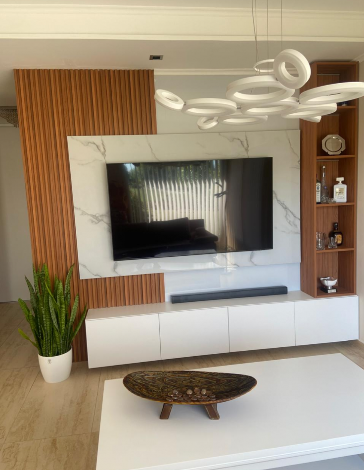 MAJESTUOSA RESIDENCIA DE 5 AMBIENTES EN VENTA EN EL CLUB DE CAMPO LA RESERVA ESCONDIDA - AREA 60
