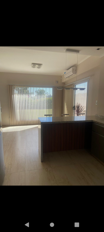 MAJESTUOSA RESIDENCIA DE 5 AMBIENTES EN VENTA EN EL CLUB DE CAMPO LA RESERVA ESCONDIDA - AREA 60