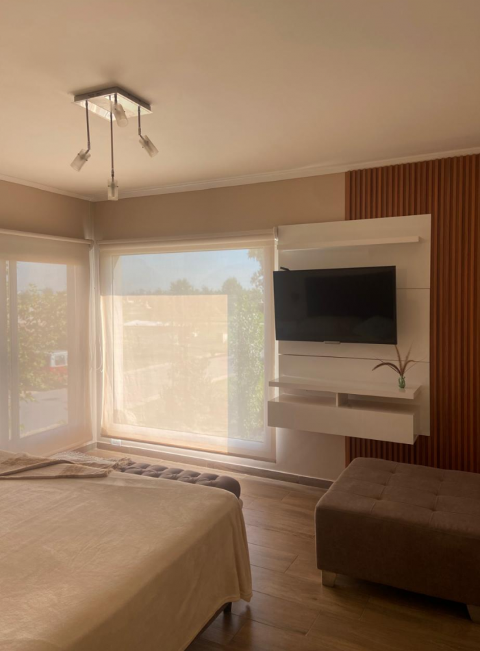 MAJESTUOSA RESIDENCIA DE 5 AMBIENTES EN VENTA EN EL CLUB DE CAMPO LA RESERVA ESCONDIDA - AREA 60