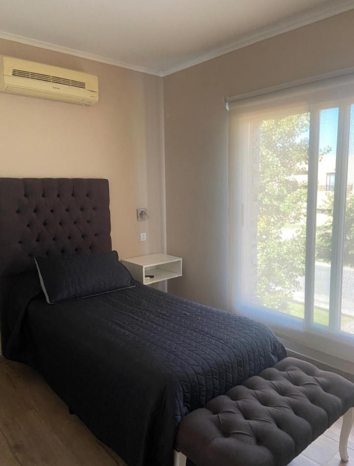 MAJESTUOSA RESIDENCIA DE 5 AMBIENTES EN VENTA EN EL CLUB DE CAMPO LA RESERVA ESCONDIDA - AREA 60