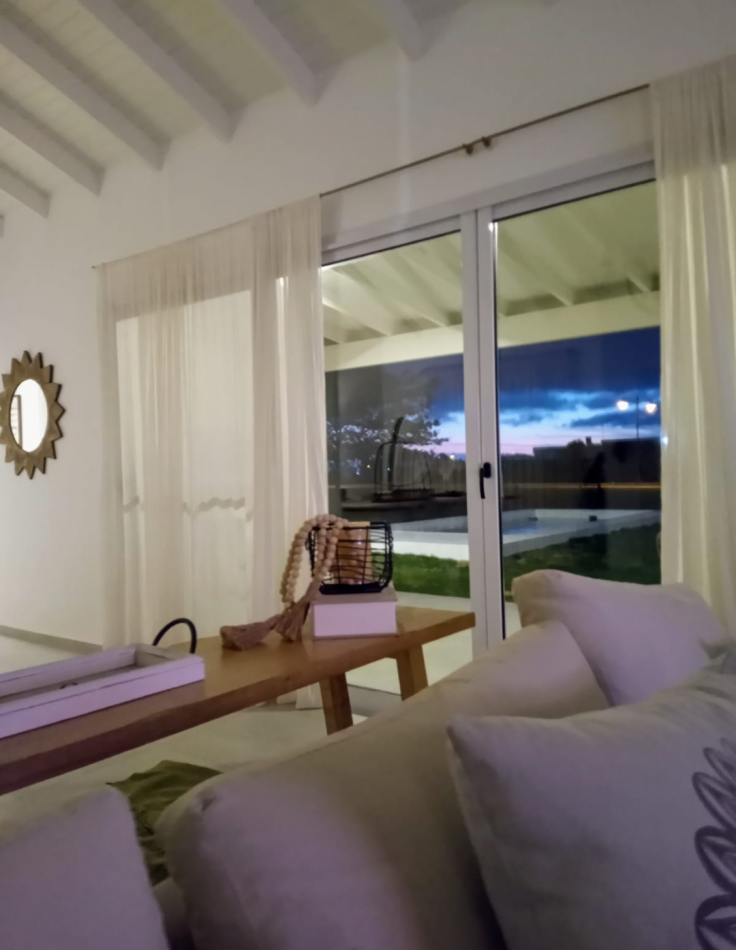 PROPIEDAD EN VENTA DE 4 AMBIENTES CON UN MAJESTUOSO PARQUE. PISCINA Y SOLARIUM EN EL EXCLUSIVO CLUB DE CAMPO LA RESERVA ESCONDIDA - AREA 60 