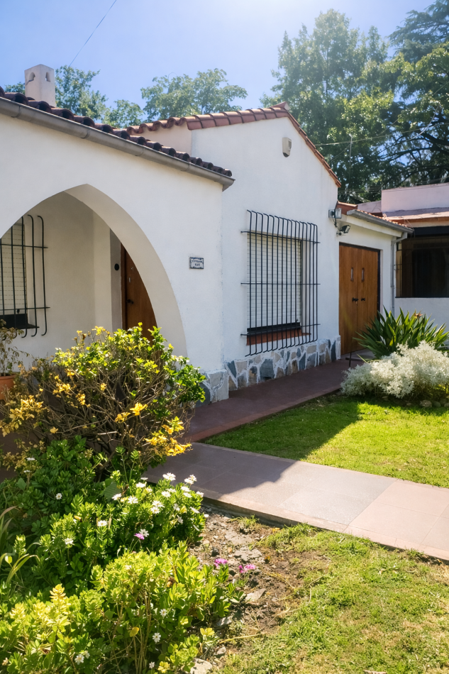 EXCELENTE PROPIEDAD EN VENTA EN SAN ANTONIO DE PADUA ( ZONA EXCLUSIVA Y RESIDENCIAL )